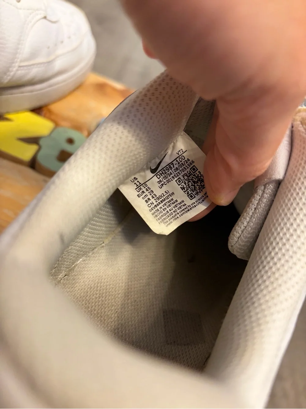 Nike Off-White Leather Low-Top Sneakers